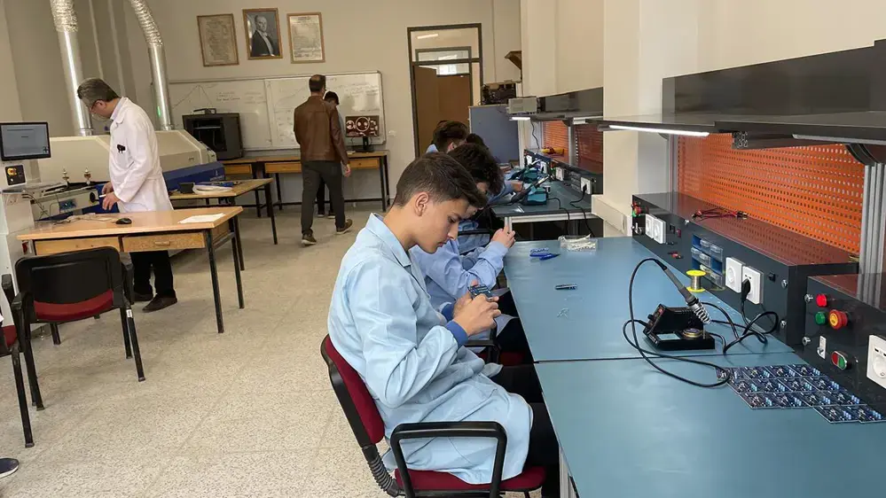 Technical and vocational electronics laboratory